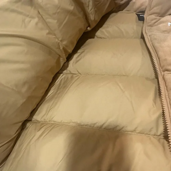 Northface Nuptse teen size large(12) - Picture 10 of 16